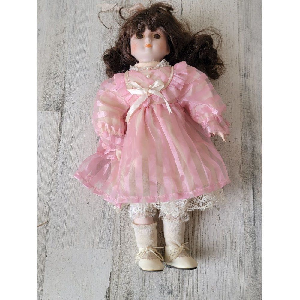 Brinn's‎ sound of music porcelain doll wind up music